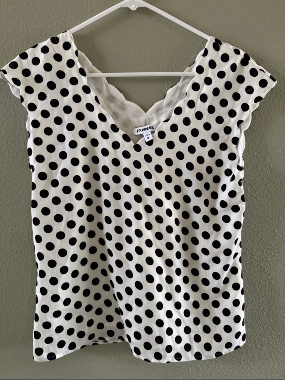 NEW Express Black and White Polka Dot Scalloped V-Neck Top XS